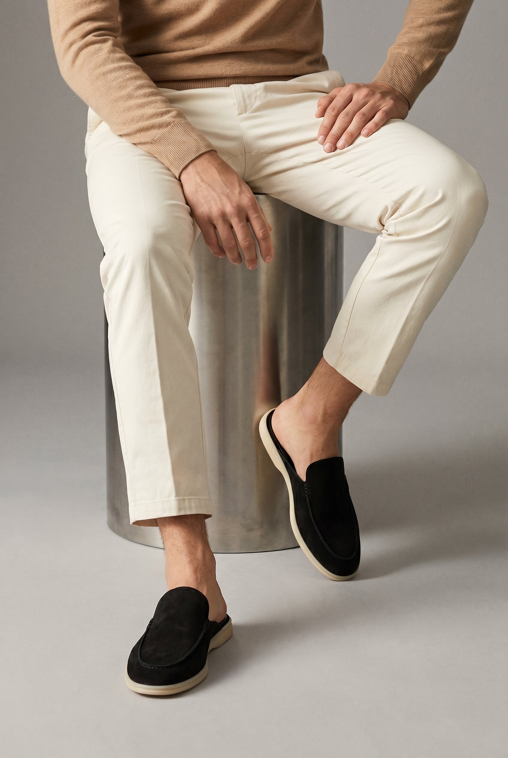 Mule Loafer in Black Suede