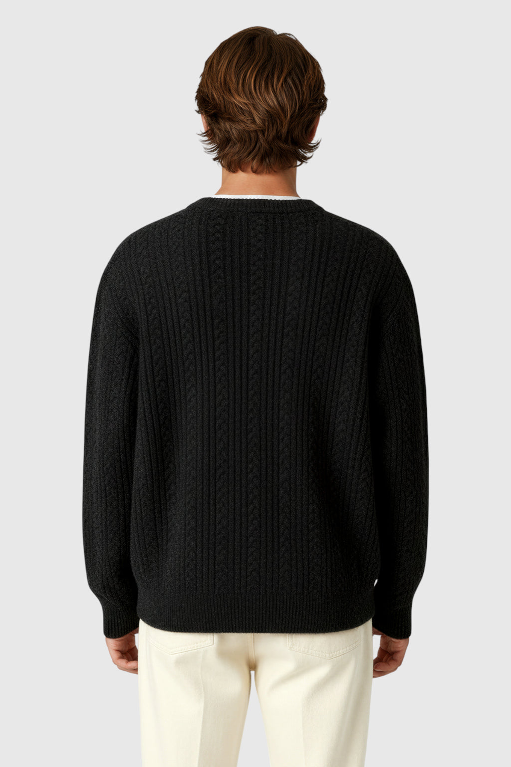 Herrestrik - Kabelstrikket Sweater med Lille V-Hals - Graphite Black - Sweatre - Valmont Wear