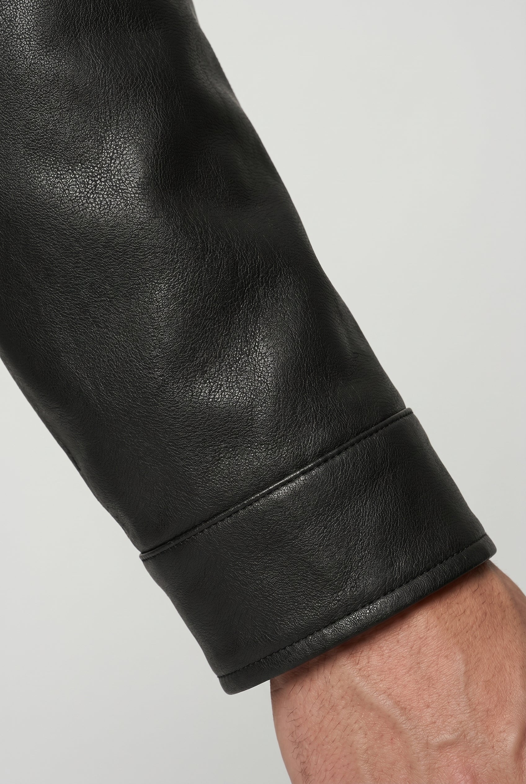 Sort jakker makro - cuff detail