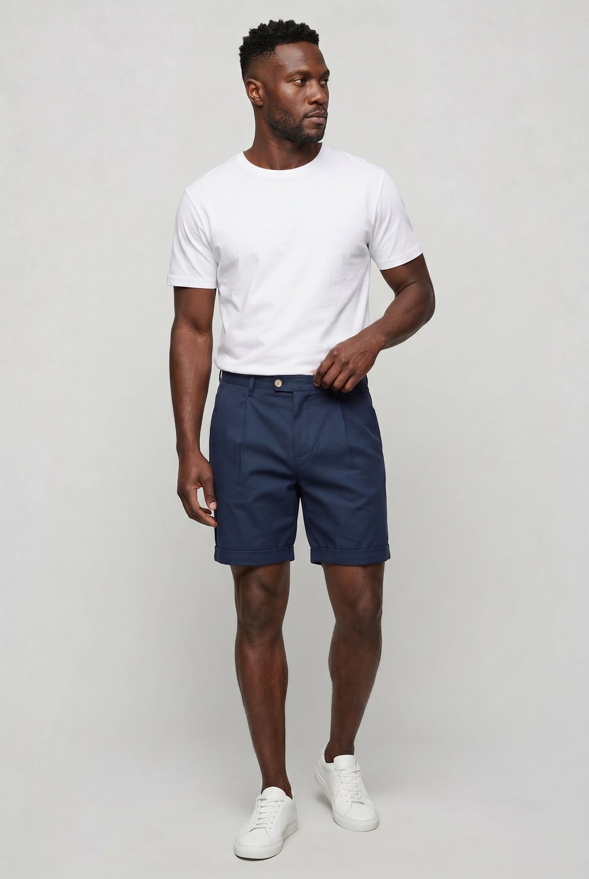 Valmont Wear marineblå hør shorts model hero