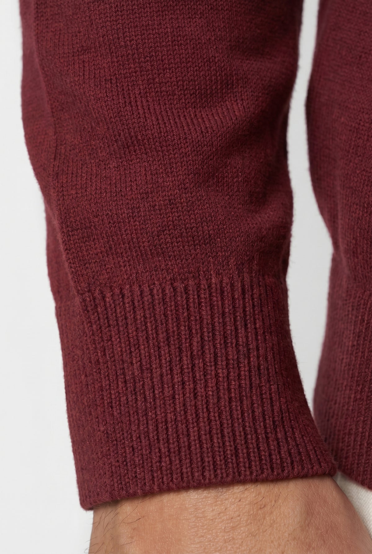 Bordeaux sweatre makro - cuff detail