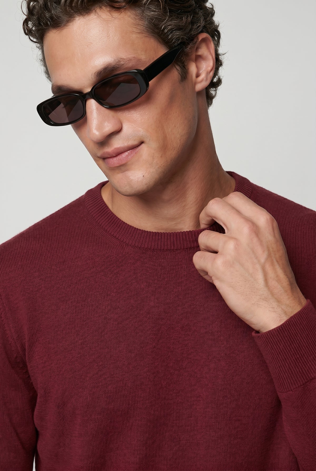 Bordeaux sweatre detalje close-up