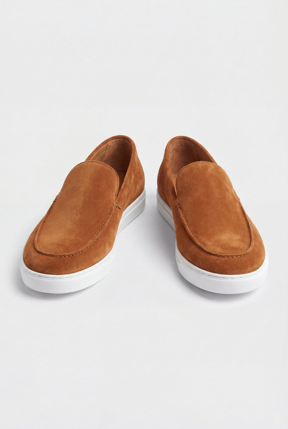 Conjunto de verano para hombre - Polo de punto, pantalones cortos de lino y mocasines de ante - Marrón chocolate y crema blanca