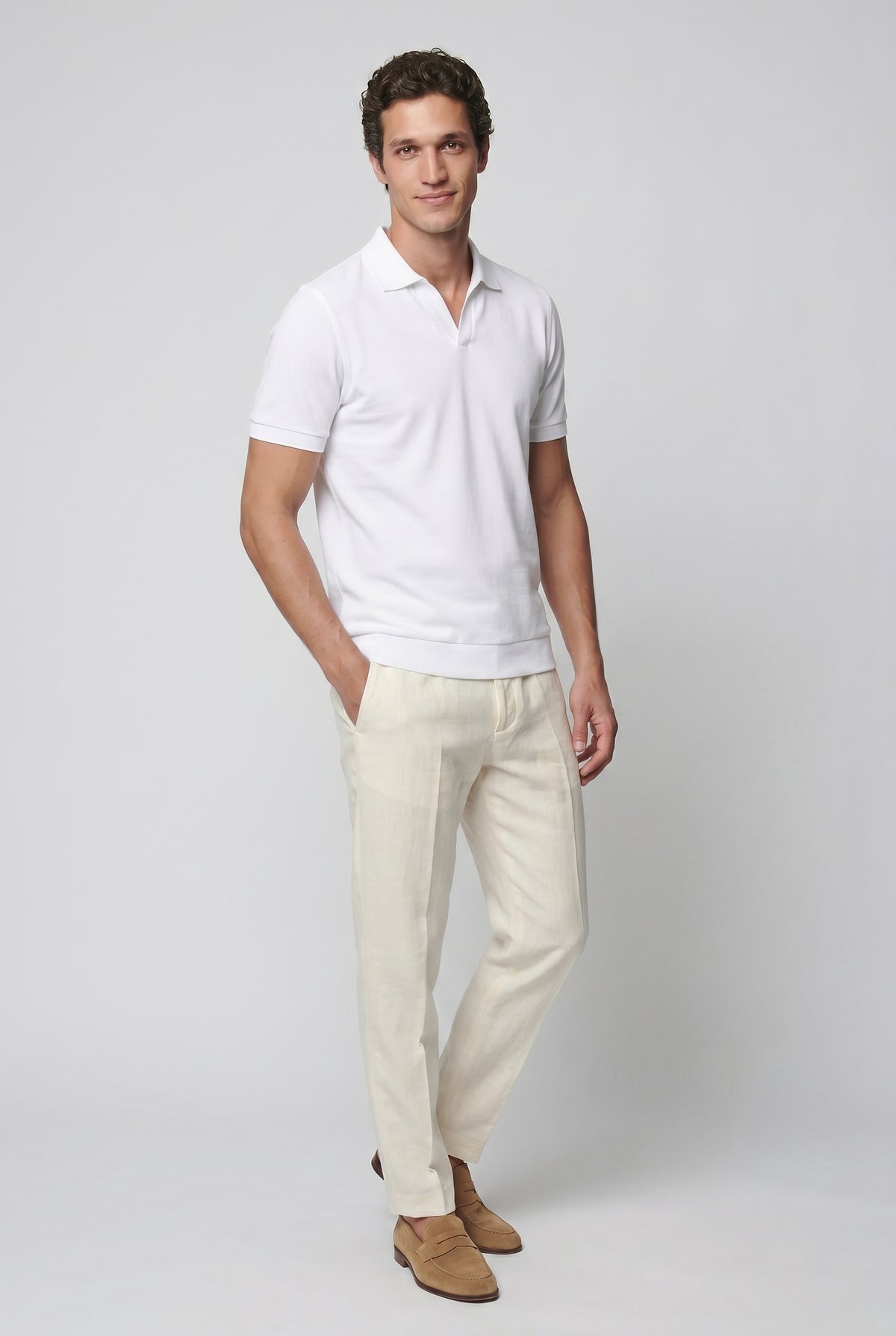 Polo hombre blanco, corte slim, de tejido técnico, transpirable, para verano